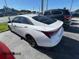 2021 Hyundai Elantra SEL z VIN 5NPLM4AG2MH026998, wystawiony jako Copart lot #61692135 z przebiegiem 55 861 mil mil oraz Czysty tytuł • Clean title. Historia ofert i sprzedaży dostępna na DreamBid. Obrazek 3.