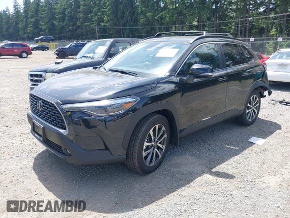 2025 Toyota Corolla Cross XLE with VIN 7MUDAABG4SV132327, listed as a IAAI auction lot 42500170 with 1,011 mi miles and . Bid and sale history available at DreamBid. Image 18.