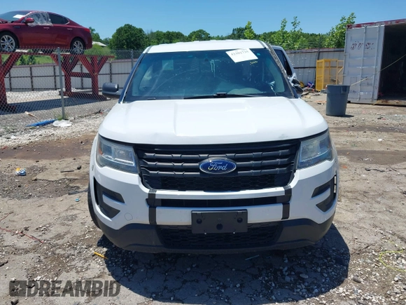 2017 Ford Police Interceptor Utility z VIN 1FM5K8AR9HGD26082, wystawiony jako IAAI lot #42302735 z przebiegiem 168 705 mil mil oraz . Historia ofert i sprzedaży dostępna na DreamBid. Obrazek 13.