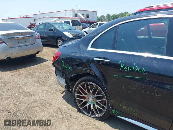 2016 Mercedes-Benz C 63 S AMG z VIN 55SWF8HB7GU129053, wystawiony jako IAAI lot #42562276 z przebiegiem 117 727 mil mil oraz . Historia ofert i sprzedaży dostępna na DreamBid. Obrazek 6.