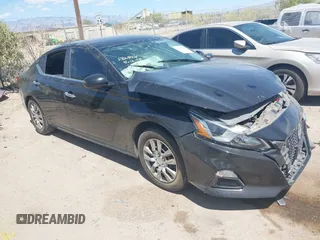 2020 Nissan Altima S z VIN 1N4BL4BV8LC251972, wystawiony jako IAAI lot #42078969 z przebiegiem 76 109 mil mil oraz . Historia ofert i sprzedaży dostępna na DreamBid. Obrazek 1.