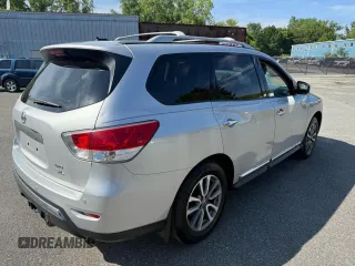 2013 Nissan Pathfinder SV z VIN 5N1AR2MM7DC62196, wystawiony jako Copart lot #61669945 z przebiegiem 87 537 mil mil oraz Czysty tytuł • Clean title. Historia ofert i sprzedaży dostępna na DreamBid. Obrazek 3.