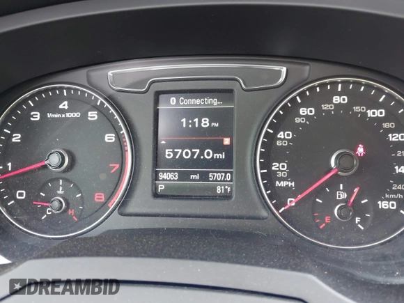 2018 Audi Q3 Premium Plus z VIN WA1JCCFS8JR014631, wystawiony jako IAAI lot #41958696 z przebiegiem 94 063 mil mil oraz . Historia ofert i sprzedaży dostępna na DreamBid. Obrazek 7.