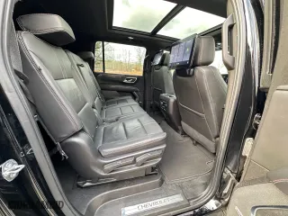 2021 Chevrolet Suburban RST with VIN 1GNSKEKD7MR480448, listed as a Copart auction lot 87133214 with 279,191 mi miles and Clean Title. Bid and sale history available at carsss.com. Image 6.