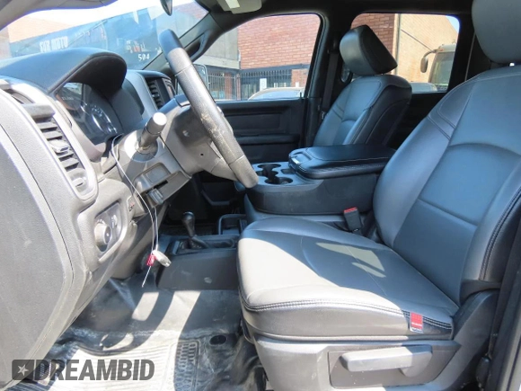 2024 Ram 2500 Tradesman with VIN 3C6UR5HJ4RG130753, listed as a Copart auction lot 60704505 with 15,070 mi miles and Clean title. Bid and sale history available at DreamBid. Image 9.