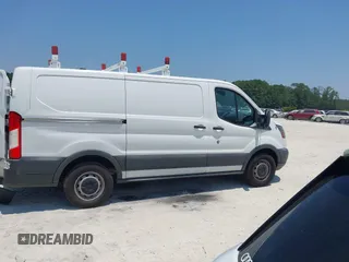 2015 Ford Transit Cargo z VIN 1FTNE1YM9FKA16926, wystawiony jako IAAI lot #42493994 z przebiegiem 218 427 mil mil oraz . Historia ofert i sprzedaży dostępna na DreamBid. Obrazek 13.