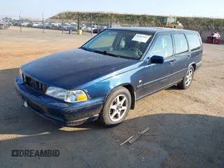 1999 Volvo V70 с VIN YV1LW56D5X2558065, выставлен на аукционе IAAI как лот 41467911 с пробегом 173 951 миль миль и . История ставок и продаж доступна на DreamBid. Изображение 2.