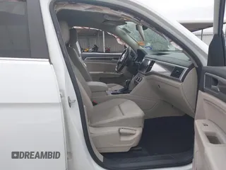 2019 Volkswagen Atlas SE z VIN 1V2WR2CA9KC593891, wystawiony jako IAAI lot #41947078 z przebiegiem 74 525 mil mil oraz . Historia ofert i sprzedaży dostępna na DreamBid. Obrazek 5.