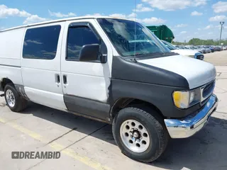 1998 Ford Econoline Cargo z VIN 1FTPE24L0WHA26141, wystawiony jako IAAI lot #42222412 z przebiegiem 345 331 mil mil oraz . Historia ofert i sprzedaży dostępna na DreamBid. Obrazek 6.