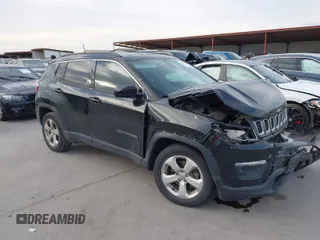 2018 Jeep Compass Altitude z VIN 3C4NJCBB5JT240751, wystawiony jako IAAI lot #41674481 z przebiegiem 132 898 mil mil oraz . Historia ofert i sprzedaży dostępna na DreamBid. Obrazek 1.