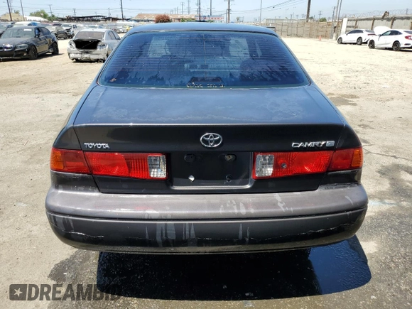 2001 Toyota Camry CE z VIN 4T1BG22K81U783489, wystawiony jako Copart lot #57893115 z przebiegiem 154 352 mil mil oraz Czysty tytuł • Clean title. Historia ofert i sprzedaży dostępna na DreamBid. Obrazek 6.