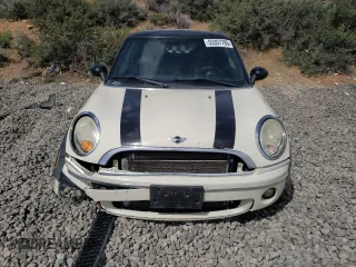2009 MINI Cooper Hardtop with VIN WMWMF33509TU72832, listed as a Copart auction lot 53357785 with 103,633 mi miles and Salvage Title. Bid and sale history available at carsss.com. Image 5.