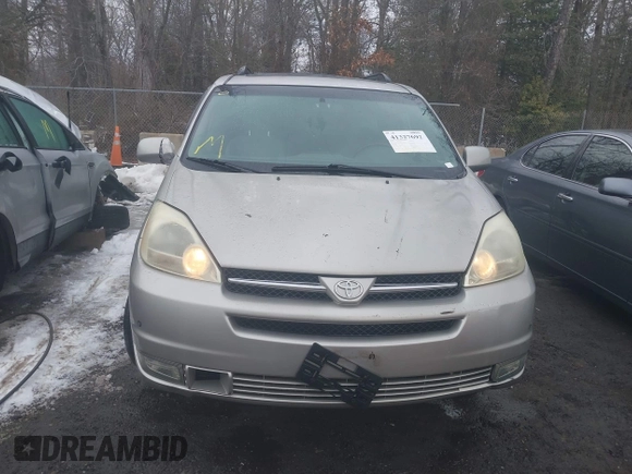 2004 Toyota Sienna XLE z VIN 5TDBA22C74S014781, wystawiony jako IAAI lot #41327692 z przebiegiem 148 548 mil mil oraz . Historia ofert i sprzedaży dostępna na DreamBid. Obrazek 12.