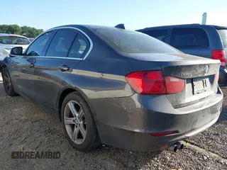 2013 BMW 3 Series 328i с VIN WBA3A5C5XDF601186, выставлен на аукционе IAAI как лот 42235936 с пробегом 207 589 миль миль и . История ставок и продаж доступна на DreamBid. Изображение 3.
