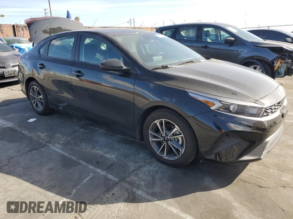 2024 Kia Forte LXS with VIN 3KPF24AD4RE735601, listed as a Copart auction lot 47137625 with 31,780 mi miles and Salvage Title. Bid and sale history available at carsss.com. Image 1.