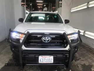 2017 Toyota Tacoma SR z VIN 5TFRX5GN4HX081282, wystawiony jako IAAI lot #42434418 z przebiegiem 184 905 mil mil oraz . Historia ofert i sprzedaży dostępna na DreamBid. Obrazek 13.