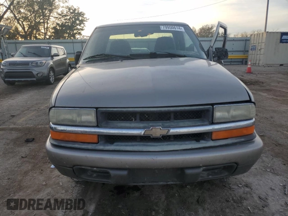 2001 Chevrolet S-10 LS with VIN 1GCCS19581K162217, listed as a Copart auction lot 79950614 with 200,950 mi miles and Salvage Title. Bid and sale history available at DreamBid. Image 5.