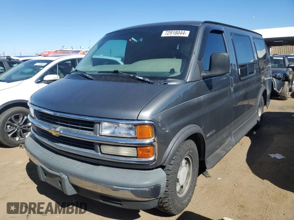 2000 Chevrolet Express Cargo Van w/YF7 with VIN 1GBFG15R8Y1213498, listed as a Copart auction lot 72918044 with 0 mi miles and Salvage Title. Bid and sale history available at carsss.com. Image 1.