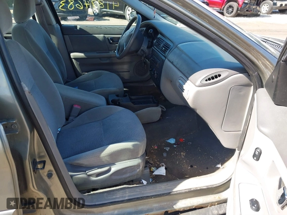 2002 Ford Taurus SES Standard with VIN 1FAFP55UX2G272540, listed as a IAAI auction lot 41874683 with 199,073 mi miles. Bid and sale history available at carsss.com. Image 5.