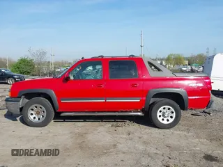 2006 Chevrolet Avalanche Z71 with VIN 3GNEK12Z66G122911, listed as a IAAI auction lot 42119853 with 256,848 mi miles. Bid and sale history available at carsss.com. Image 6.