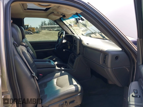 2006 Chevrolet Silverado 1500 LT1 with VIN 2GCEK13N361214121, listed as a IAAI auction lot 42106196 with Not Provided miles. Bid and sale history available at carsss.com. Image 5.