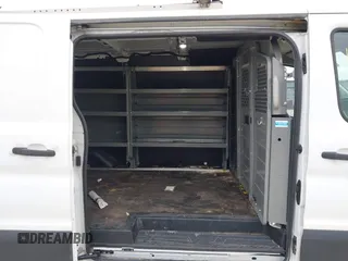 2020 Ford Transit Cargo z VIN 1FTYE1Y85LKA25294, wystawiony jako IAAI lot #42215415 z przebiegiem 228 287 mil mil oraz . Historia ofert i sprzedaży dostępna na DreamBid. Obrazek 8.