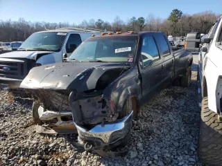 2001 Ford F-350 XL with VIN 1FTWW32F21ED02292, listed as a Copart auction lot 89184265 with 318,261 mi miles and Salvage title. Bid and sale history available at DreamBid. Image 1.