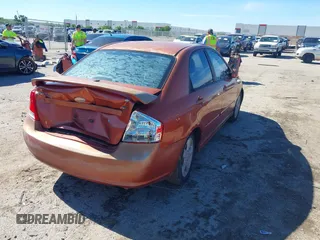 2009 Kia Spectra EX z VIN KNAFE221195026584, wystawiony jako IAAI lot #42220442 z przebiegiem 181 619 mil mil oraz . Historia ofert i sprzedaży dostępna na DreamBid. Obrazek 4.