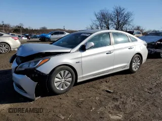 2016 Hyundai Sonata Hybrid SE with VIN KMHE24L11GA029731, listed as a Copart auction lot 43916095 with 160,104 mi miles and Salvage Title. Bid and sale history available at carsss.com. Image 1.