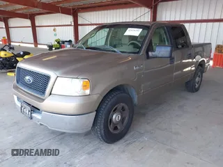 2005 Ford F-150 XLT с VIN 1FTRW12W05FA26857, выставлен на аукционе IAAI как лот 42479295 с пробегом 250 563 миль миль и . История ставок и продаж доступна на DreamBid. Изображение 2.