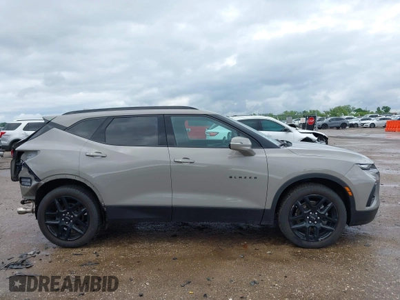 2021 Chevrolet Blazer LT z VIN 3GNKBCRS4MS563177, wystawiony jako IAAI lot #42162177 z przebiegiem 43 201 mil mil oraz . Historia ofert i sprzedaży dostępna na DreamBid. Obrazek 13.