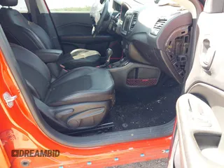 2019 Jeep Compass Trailhawk с VIN 3C4NJDDB1KT793885, выставлен на аукционе IAAI как лот 42572720 с пробегом 41 506 миль миль и . История ставок и продаж доступна на DreamBid. Изображение 5.