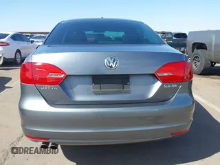2013 Volkswagen Jetta Sedan SE with VIN 3VWDP7AJ8DM384221, listed as a IAAI auction lot 42023691 with 157,403 mi miles. Bid and sale history available at carsss.com. Image 16.