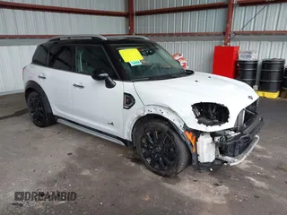 2017 MINI Countryman Cooper S z VIN WMZYT5C30H3D79673, wystawiony jako IAAI lot #42295062 z przebiegiem 105 740 mil mil oraz . Historia ofert i sprzedaży dostępna na DreamBid. Obrazek 1.