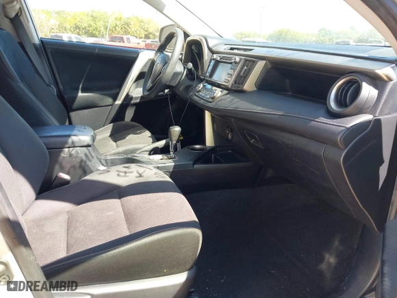 2015 Toyota RAV4 XLE with VIN JTMRFREV5FJ013327, listed as a IAAI auction lot 41811487 with 189,061 mi miles. Bid and sale history available at carsss.com. Image 5.