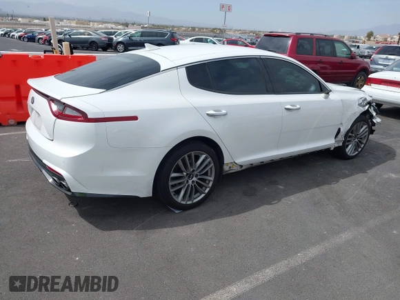 2018 Kia Stinger with VIN KNAE15LA8J6031125, listed as a IAAI auction lot 41928665 with 82,003 mi miles. Bid and sale history available at carsss.com. Image 4.