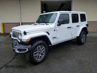 2025 Jeep Wrangler Sahara z VIN 1C4PJXEN6SW546780, wystawiony jako Copart lot #55800685 z przebiegiem 6 063 mil mil oraz Czysty tytuł • Clean title. Historia ofert i sprzedaży dostępna na DreamBid. Obrazek 1.