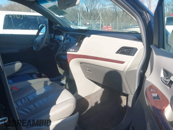 2011 Toyota Sienna XLE AAS with VIN 5TDYK3DC0BS030313, listed as a IAAI auction lot 41783766 with 267,937 mi miles. Bid and sale history available at carsss.com. Image 5.