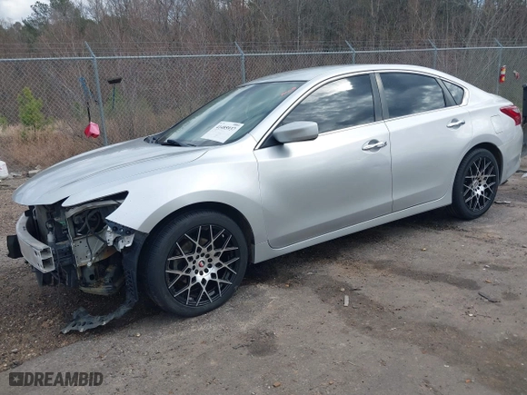 2018 Nissan Altima 2.5 SR with VIN 1N4AL3AP5JC214917, listed as a IAAI auction lot 41485937 with 138,802 mi miles. Bid and sale history available at carsss.com. Image 18.