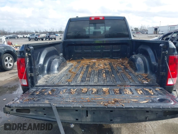 2017 Ram 1500 SLT z VIN 1C6RR6GG3HS775368, wystawiony jako IAAI lot #41374108 z przebiegiem 146 811 mil mil oraz . Historia ofert i sprzedaży dostępna na DreamBid. Obrazek 8.