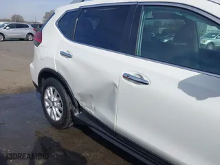 2017 Nissan Rogue SL with VIN 5N1AT2MT4HC832376, listed as a IAAI auction lot 41843307 with 93,106 mi miles. Bid and sale history available at carsss.com. Image 6.