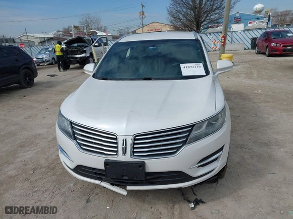 2015 Lincoln MKC with VIN 5LMCJ1A9XFUJ47174, listed as a IAAI auction lot 41892120 with 149,975 mi miles. Bid and sale history available at carsss.com. Image 12.