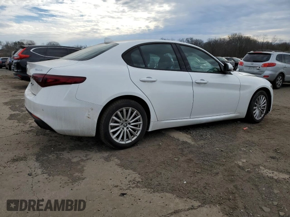 2022 Alfa Romeo Giulia with VIN ZARFANAN8N7652657, listed as a Copart auction lot 41268223 with 0 mi miles. Bid and sale history available at carsss.com. Image 3.