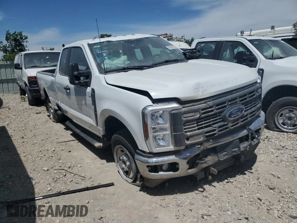 2024 Ford F-350 with VIN 1FT8X3BA0REF08670, listed as a Copart auction lot 52581825 with 12,776 mi miles and Salvage title. Bid and sale history available at DreamBid. Image 4.