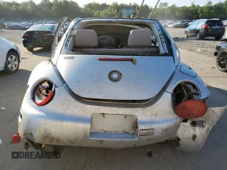 2005 Volkswagen New Beetle Coupe GL with VIN 3VWBK31C85M417588, listed as a Copart auction lot 64810204 with 0 mi miles and Salvage Title. Bid and sale history available at carsss.com. Image 6.