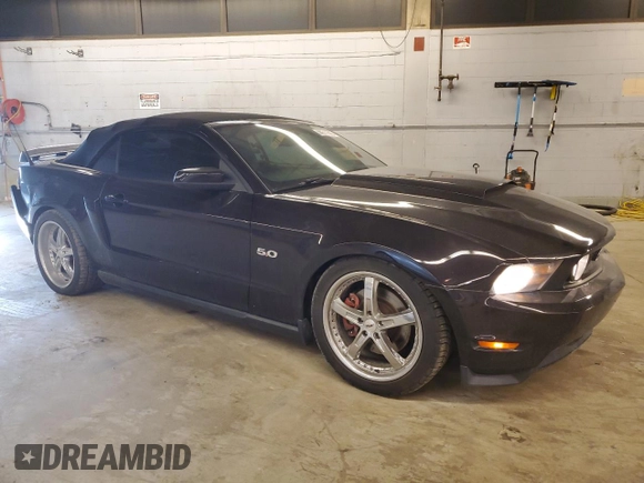 2012 Ford Mustang GT z VIN 1ZVBP8FF8C5229724, wystawiony jako Copart lot #44511305 z przebiegiem 100 214 mil mil oraz Szkoda całkowita • Salvage title. Historia ofert i sprzedaży dostępna na DreamBid. Obrazek 4.