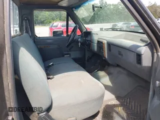1989 Ford F-150 with VIN 2FTEF14N0KCA90438, listed as a IAAI auction lot 42448592 with 40,038 mi miles and . Bid and sale history available at DreamBid. Image 8.