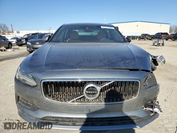 2018 Volvo S90 Momentum with VIN LVY102AK5JP049700, listed as a Copart auction lot 41917964 with 53,120 mi miles. Bid and sale history available at carsss.com. Image 5.