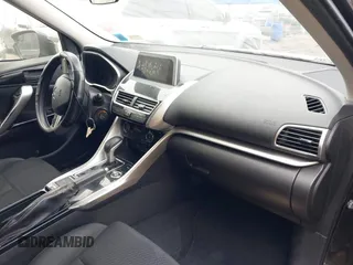 2019 Mitsubishi Eclipse Cross LE z VIN JA4AT4AA5KZ029187, wystawiony jako IAAI lot #41910421 z przebiegiem 204 485 mil mil oraz . Historia ofert i sprzedaży dostępna na DreamBid. Obrazek 5.