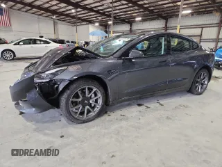 2023 Tesla Model 3 z VIN 5YJ3E1EA4PF554840, wystawiony jako Copart lot #63731175 z przebiegiem Nie podano mil oraz Szkoda całkowita • Salvage title. Historia ofert i sprzedaży dostępna na DreamBid. Obrazek 1.